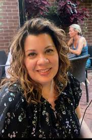 Hi guys could somebody please edit pic and remove the lady in pic