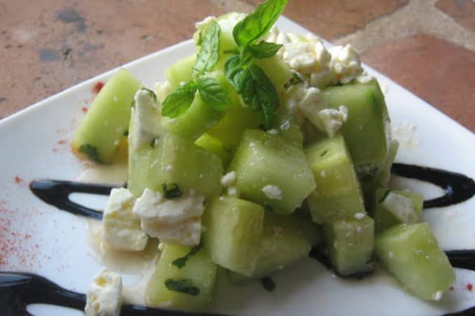 Panaché concombre-feta et sa crème de balsamique