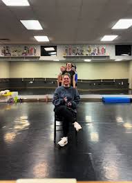 Hey Ms. Lindsey…this was fun but tougher then I thought. Love you Skylar  🫶🏻 @Artistic Dance Unlimited #dance #danceteacher #classroom #dancers  #guesswho