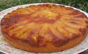 Des Pommes Du Caramel Au Beurre Sale Une Pate Moelleuse Et Rapide Voila Un Gateau Qui Dev En 2020 Gateau Aux Pommes Caramelisees Gateau Renverse Pommes Caramelisees
