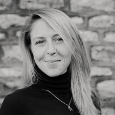 Hannah Temple headshot