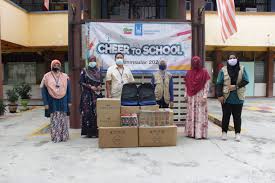 Translations of the word kebangsaan from indonesian to english and examples of the use of kebangsaan in a sentence with their translations: Cheer To School 2021 Aid For Sekolah Kebangsaan Kajang And Sekolah Kebangsaan Sungai Melut Asli Islamic Relief Malaysia