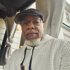 Daddy-O from Stetsasonic explains why he thinks Rakim messed everything up  for Hip-Hop, details when the beef first started between Lil Kim and Foxy  Brown and more, in an unfiltered interview with