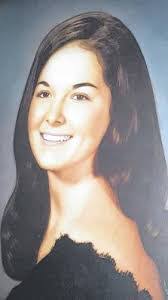 Miriam Crowe's Instagram, Twitter & Facebook