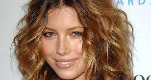 Couleur de cheveux châtain clair. Cheveux Marrons Et Chatain Quelle Coloration Est Faite Pour Moi Cosmopolitan Fr