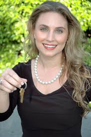 Katie Ingram's Instagram, Twitter & Facebook