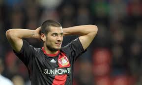 Bayer leverkusen yöneticisi wolfgang holzhaeuser, i̇sviçre'nin basel takımında forma giyen derdiyok ile. Eren Derdiyok Bayer 04 Leverkusen