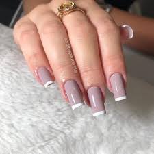 A yves saint laurent trouxe a tendência de unhas francesas coloridas para o outono de 2010 no exterior (new french couture manicure). Unhas Francesinhas 60 Inspiracoes Desta Classica Nail Art