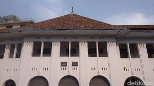 Scopri ricette, idee per la casa, consigli di stile e altre idee da provare. Kisah Gedung Tua Bat Dan Sejarah Industri Rokok Di Cirebon