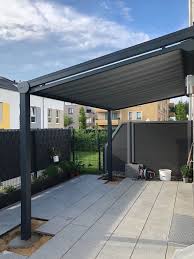 Moderne Terrassenuberdachung Mit Sichtschutz Uberdachung Terrasse Terrassenuberdachung Uberdachungen
