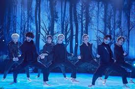 Siaran pers terbaru | kai berkolaborasi dengan pgn untuk angkut lng dengan kereta api. Bts Bawakan Black Swan Perdana Berbusana Serba Hitam Tanpa Alas Kaki Antara News Jawa Timur