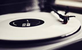 Additionally, this record player is compatible with many devices such as mp3 player, usb, pc, tablet, smartphone, android, iphone, and so on. Hd Wallpaper Vinyl Record Player Black And White White Turntable Vintage Wallpaper Flare