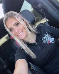 𝚆𝚊𝚔𝚎 𝚞𝚙 𝚎𝚟𝚎𝚛𝚢𝚍𝚊𝚢 𝚎𝚖𝚞𝚕𝚊𝚝𝚒𝚗𝚐 𝚝𝚑𝚎 𝚙𝚎𝚛𝚜𝚘𝚗  𝚢𝚘𝚞 𝚠𝚊𝚗𝚝 𝚝𝚘 𝚋𝚎𝚌𝚘𝚖𝚎🩶 • The only way to get where you want to  be is to shift your mindset. If you begin to create habits