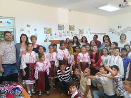 Un copil de 1 an poate avea chiar si 8 dintisori, in vreme ce altii nu au nici macar unul singur. Ziua Copilului MihÄƒileÈ™ti