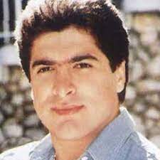 ميشال إميل كفوري ( 14 سبتمبر 1974)، المعروف باسم وائل كفوري، مغني لبناني. Wael Kfoury Shafoha W Saro Y2olo ÙˆØ§Ø¦Ù„ ÙƒÙÙˆØ±ÙŠ Ø´Ø§ÙÙˆÙ‡Ø§ ÙˆØµØ§Ø± ÙŠÙ‚ÙˆÙ„Ùˆ By Arabic Music Ø£ØºØ§Ù†ÙŠ Ø¹Ø±Ø¨ÙŠØ©