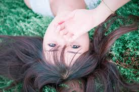 フリー写真画像 かわいいかわいい夏髪髪型若者女の子草