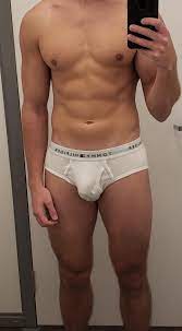 Me in my tighty whities in the locker room : r/tightywhities