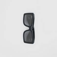 Using photo and picture frames is a great way to infuse your personal life into your decor. B Motif Square Frame Sunglasses In Black Women Burberry