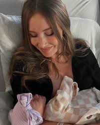 Sarah McAvoy Bryan (@sarahmcavoy) • Instagram photos and videos