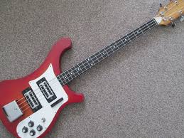 Comment accorder sa guitare basse :1. Basse Electown Qui Connait Zikinf