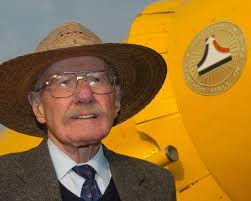 Air show performer Bob Hoover dies at 94