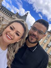 Fui para Luxemburgo. 🇱🇺✨ E cada lugar que chego me lembra: quando a gente  sonha, acredita e age… o mundo se abre diante dos nossos pés. 🌍 Nunca é  sobre sorte, é