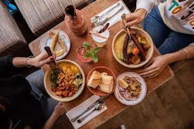 Couscous poulet fermier, livraison couscous paris et region parisienne. Un Restaurant Offre Du Couscous Aux Etudiants Tunisiens A Paris