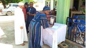 Evelyn joshua lead synagogue church candle light procession to begin 'tb joshua funeral'. Tb Joshua Death Pastor Temitope Joshua Burial Suppose Happun For Im Hometown Ruler Of Arigidi Akoko Community Bbc News Pidgin