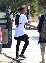 Jaden Smith Wears Dresses Here S Why That Totally Rocks Jaden Smith Men Wearing Skirts Man Skirt