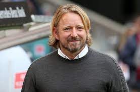 Daher unterschreibt der sportdirektor am donnerstag einen neuen vertrag bis 2023. Sven Mislintat Vom Vfb Stuttgart Das Sagt Der Sportdirektor Ubers Fussball Geschaft Vfb Stuttgart Stuttgarter Zeitung