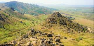 Cu siguranţă, multe provin din templele construite aici, dedicate unor zeităţi din lumea romană a timpului. Obiective Turistice Dobrogea 19 Hotero Ro