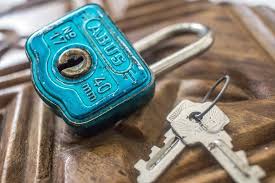 Locks can also be opened by drilling or by using lock bumping is a type of lock picking procedure that is used when attempting to pick a pin tumbler lock. How To Open A Mailbox Lock Without A Key Bestreview Craft