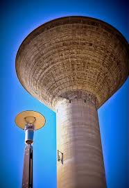 Cette dernière est produite par le groupe moteur du surpresseur qui constitue une grande source d'énergie. Le Chateau D Eau Kulmino Site Officiel Du Chateau D Eau