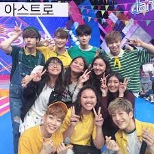 Best fanbase of the year: Tak Disangka 5 Artis Tanah Air Ternyata Fans Berat Kpop