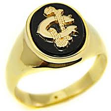 Chevaliere Homme Or Ronde Initiales Entremelees Fond Noir Laque Découvrez tous nos modèles en or jaune ou blanc 9 ou 18k personnalisables : chevaliere homme or 375 1000 ronde initiales entremelees fond noir laque
