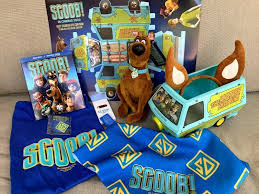 Frank welker, grey delisle, matthew lillard and others. Scoob The Real Story Of Scooby And The Whole Mystery Inc Gang