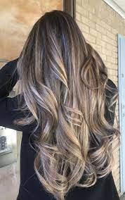 Messy Volume Pony Hairstyle Volume Is The Name Of The Game With This Ponytail Naturalhair Perfect Wavy Hair Long Hair Color Ombre Hair Blonde