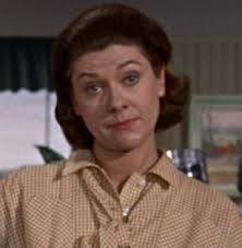 Who is Elizabeth Wilson dating? Elizabeth Wilson boyfriend, husband