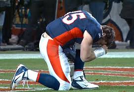 It sounds like some strange sexual practise, but tebowing is actually a new way of showing the world how holy you are. Tebowing Footballfemina