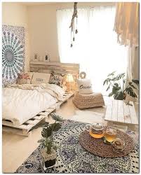 32 Bohemian Bedroom Decorating Ideas On A Budget Bedroomdecoratingideas Bohemianbedroomideas Bohemia Bedroom Decor Bohemian Bedroom Decor Room Decor Bedroom