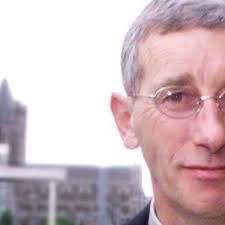 Firm with €613m losses pays directors €800k