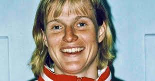 Suzanne Muir's Instagram, Twitter & Facebook