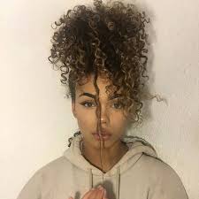 Basically you flip your head upside down, gather all your curls up into a tight little ponytail high on your head and wrap that loosely at the base with a thick, silk scrunchie. Curly Girl Pineapple Short Hair Novocom Top