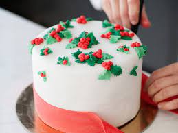 E lavorerai con il sudore della tua fronte cit. Torta Con Decori Di Pasta Di Zucchero Sale Pepe