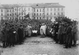 Sărbătoarea comemorează adunarea de la alba iulia și unirea provinciilor transilvania, banat, crișana, maramureș și sătmar cu regatul româniei. Singurele Imagini De La Marea Unire Din 1918 FÄcute De Fotograful SamoilÄ Marza Istorie