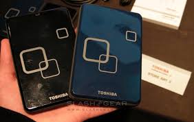 The xbox one comes in two sizes: Toshiba Store Art 3 Usb Hard Drives Pack Up To 1tb Slashgear