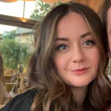 Angela Kirkup (@angelaekirkup)