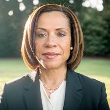 Karen Werle's Instagram, Twitter & Facebook