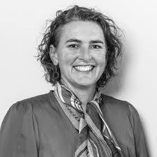 Deana Barnard's Instagram, Twitter & Facebook