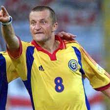 Han spiller hovedsageligt som midtbanespiller for steaua bukarest i liga i. Bayern Ist Zu Schlagen Fc Bayern